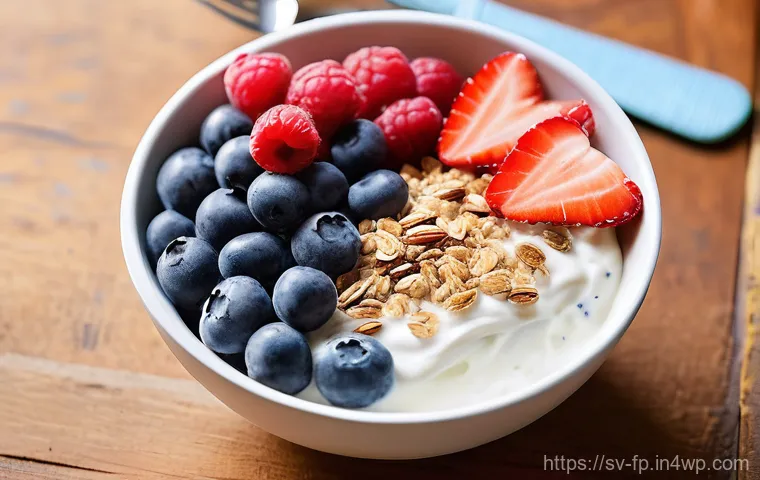 마이크로바이옴을 위한 스낵 아이디어 - **Vibrant Gut-Friendly Breakfast Bowl:** A beautifully styled, close-up shot of a creamy, natural yo...
